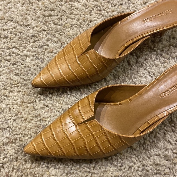 Reformation Women’s Wilda Crocodile Leather Mules Tan Size 7.5 Slip On Heels - Picture 7 of 8